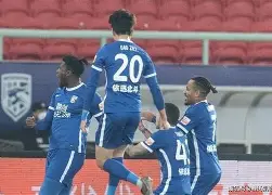 包含索肖主场激战逼平对手，保持不败记录的词条